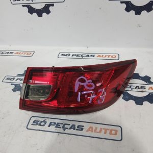 FAROLIM DIREITO VERMELHO RENAULT CLIO IV 1.2 16V 2012-2022 ANO: 2013