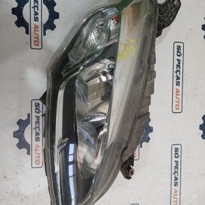 FAROL DIREITO BRANCA FIAT DOBLO 1.6MJET 2012-2016 ANO: 2015