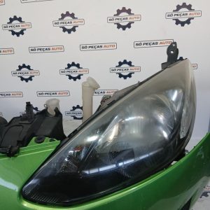 FAROL ESQUERDO VERDE MAZDA 2 TS2 1.5 16V ANO: 2011